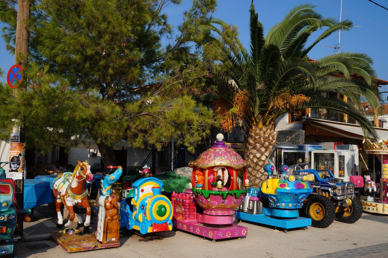 Nikiti Holidays Luaran gambar