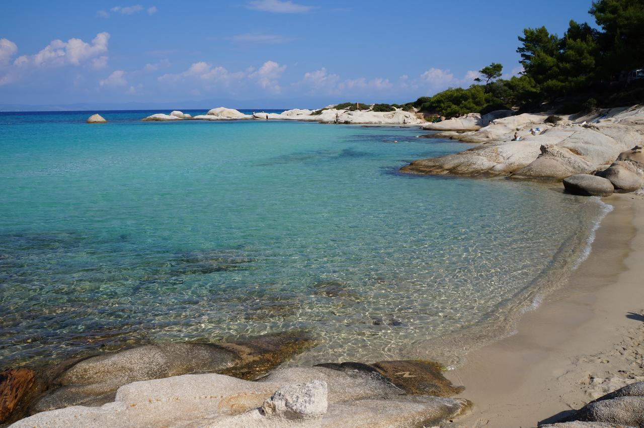 Nikiti Holidays Luaran gambar